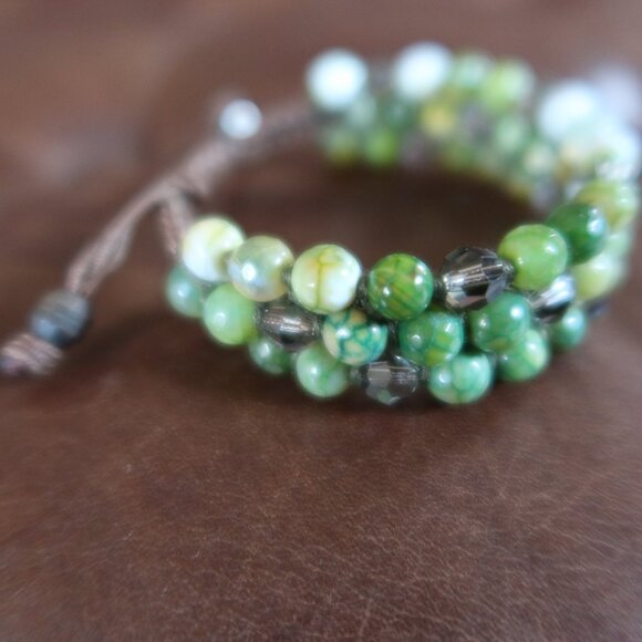 $150 Chan Luu green bracelet round multi beads/stones adjustable with brown cord - Picture 4 of 8